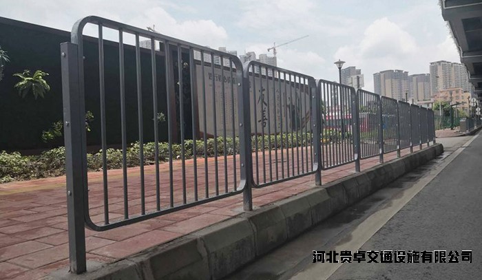 深標港式護欄